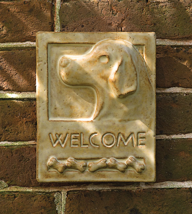 2647: Welcome Sign with Dog (Product Detail)