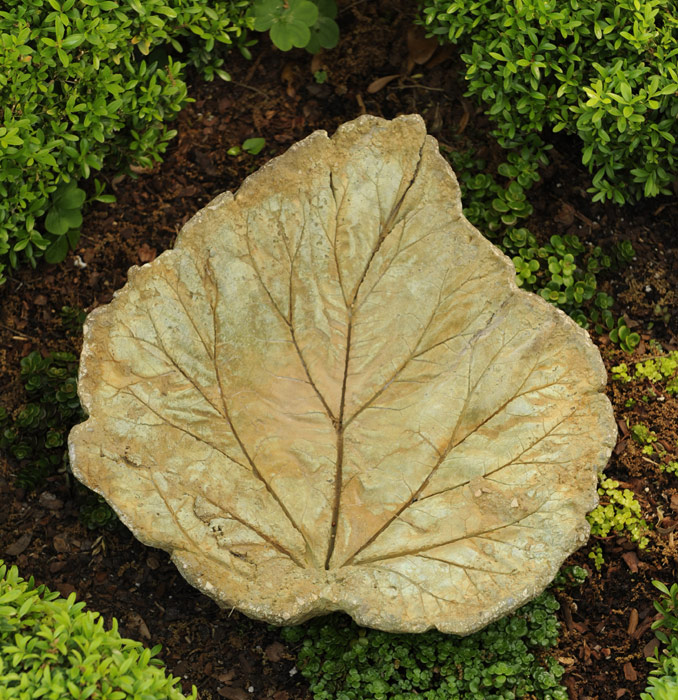 3985: Rhubarb Leaf Birdbath (Product Detail)