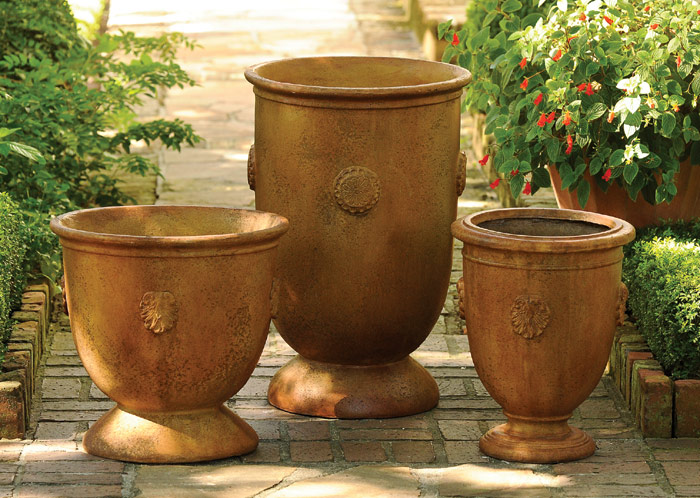 7039: Anduze Planter/Rust - Small (Product Detail)