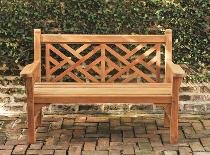 7713: Chippendale Bench / Teak 4